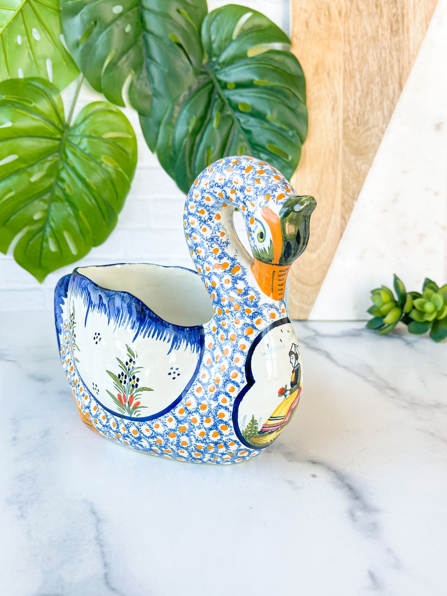 henriot quimper swan vessel #365